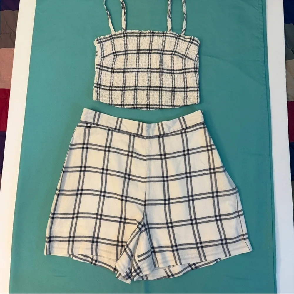 Abercrombie & Fitch chic white